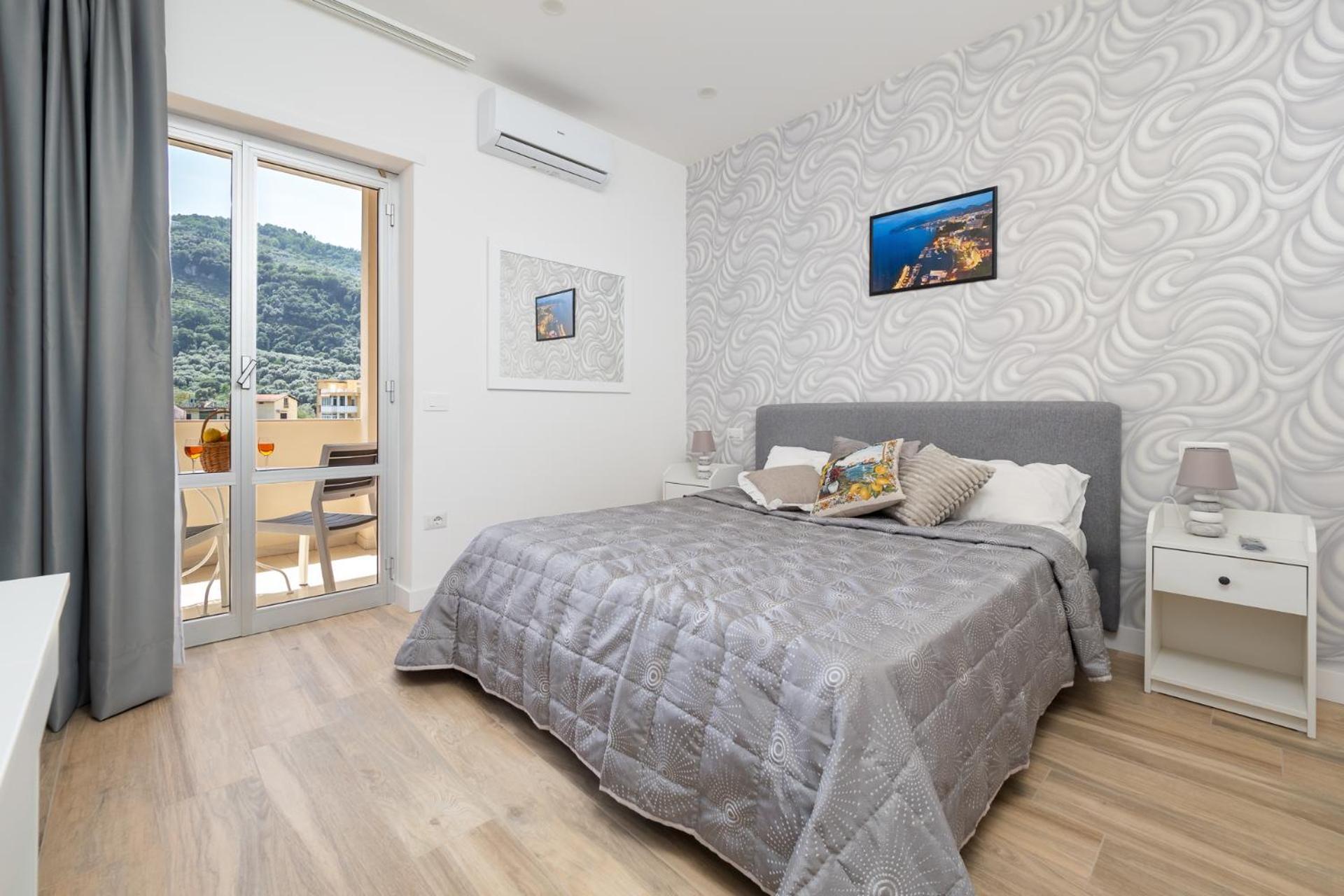 Nonno Angelo - 4 Bedrooms With Free Parking & Seaview Balcony Σορέντο Εξωτερικό φωτογραφία