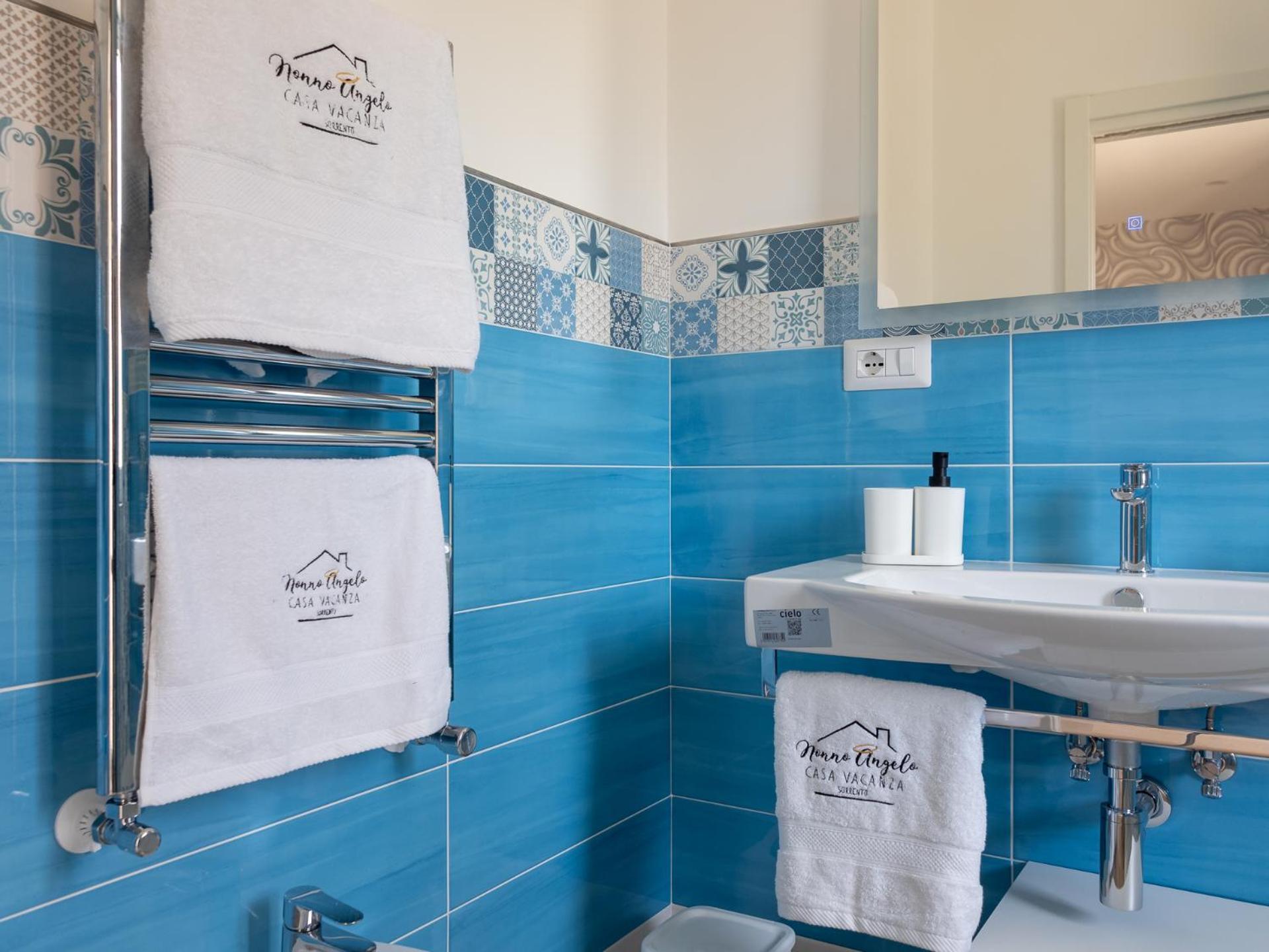 Nonno Angelo - 4 Bedrooms With Free Parking & Seaview Balcony Σορέντο Εξωτερικό φωτογραφία