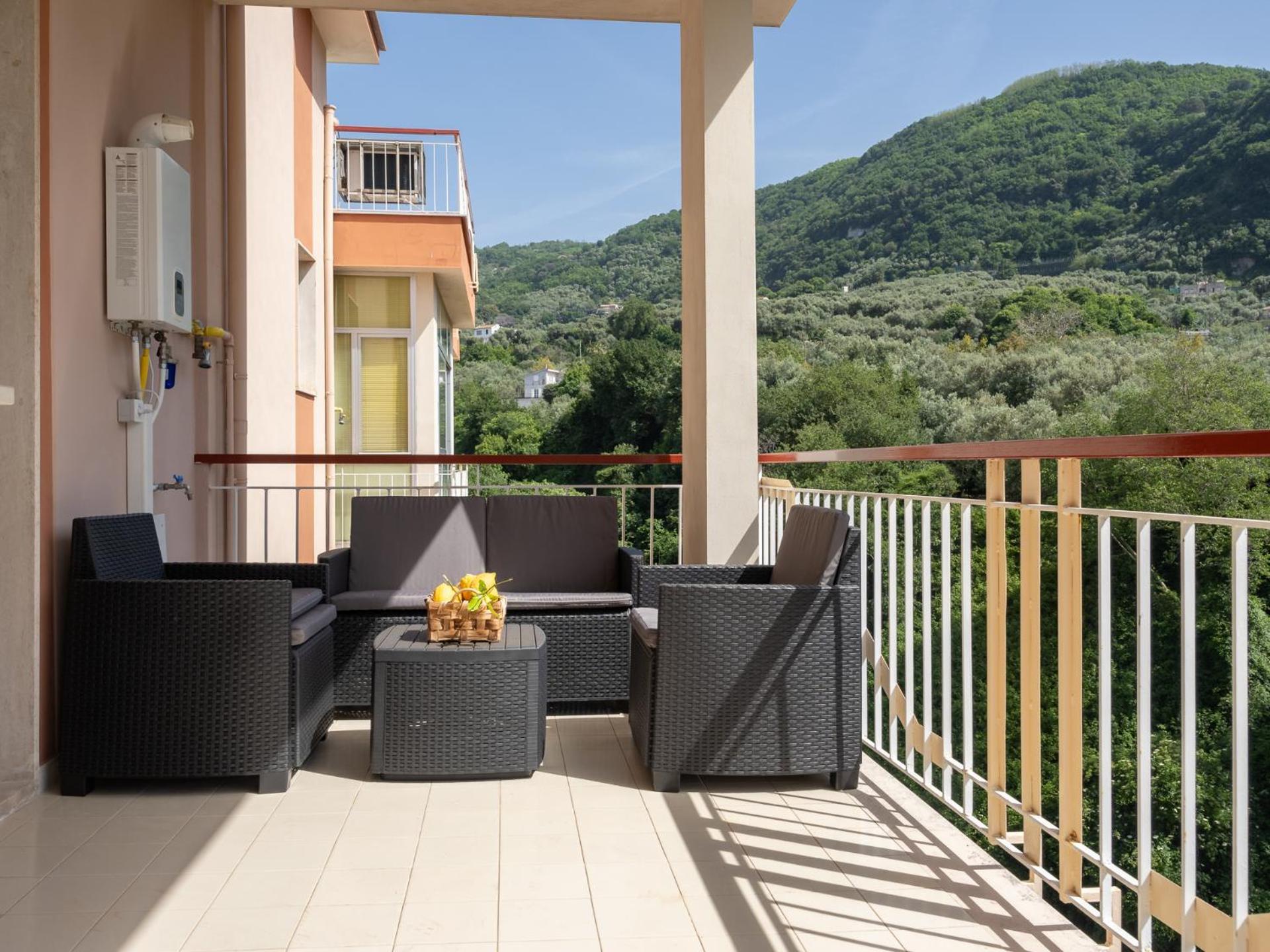 Nonno Angelo - 4 Bedrooms With Free Parking & Seaview Balcony Σορέντο Εξωτερικό φωτογραφία